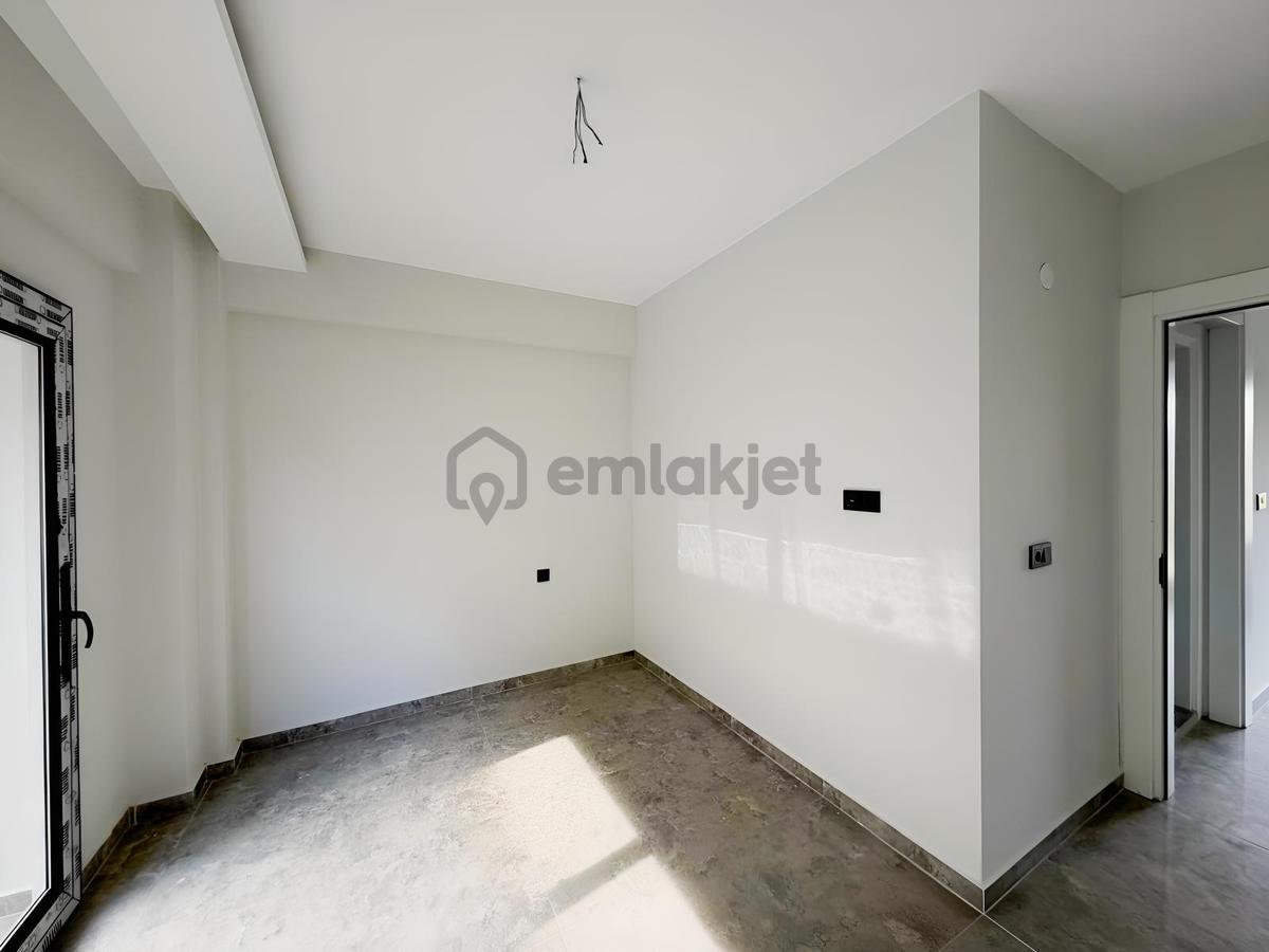 Mesutlu'da Havuzlu Site İçerisinde Sıfır Bahçeli 2+1 Villa - 17