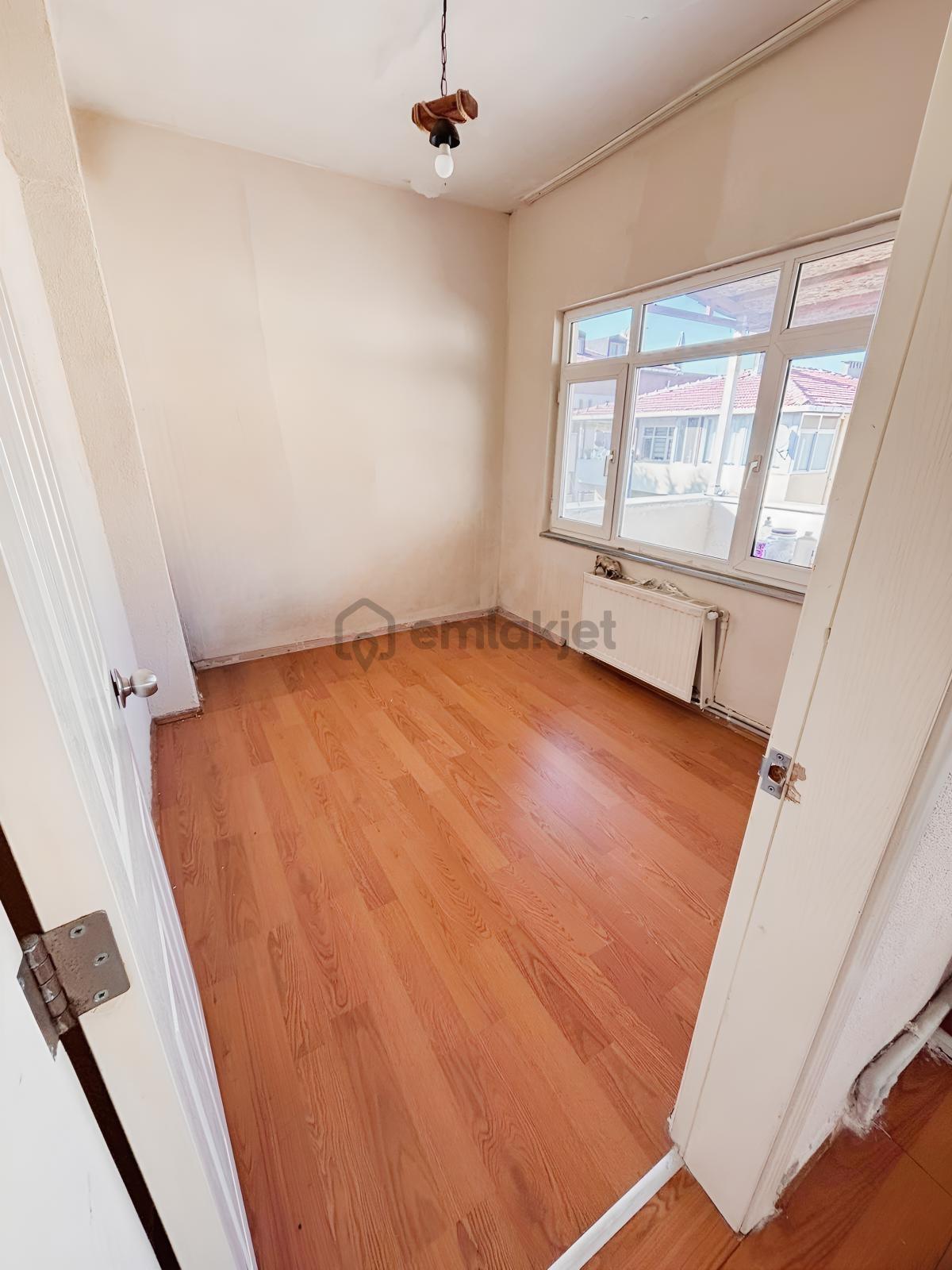 Üsküdar Burhaniye'de Cadde Üzeri 2+1 Teraslı Kiralık Daire - 17