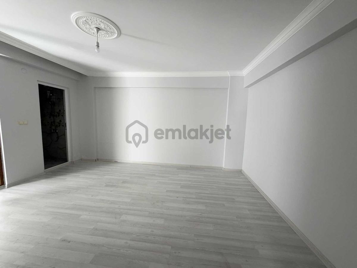 Yağmur Emlak'tan Cadde Üstü 3+1 Ara Kat Lüks Daire - 15