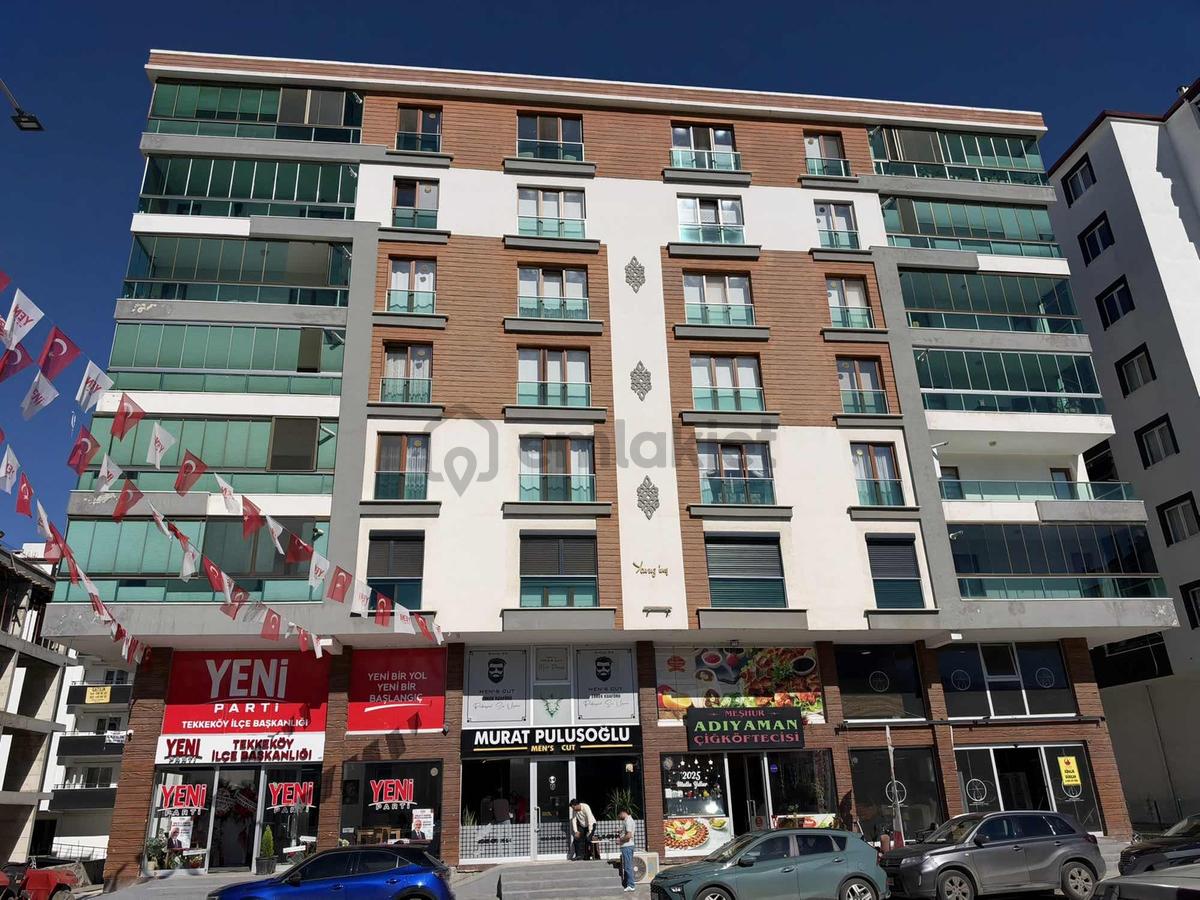 Yağmur Emlak'tan Cadde Üstü 3+1 Ara Kat Lüks Daire