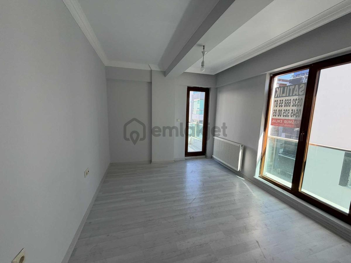 Yağmur Emlak'tan Cadde Üstü 3+1 Ara Kat Lüks Daire - 22