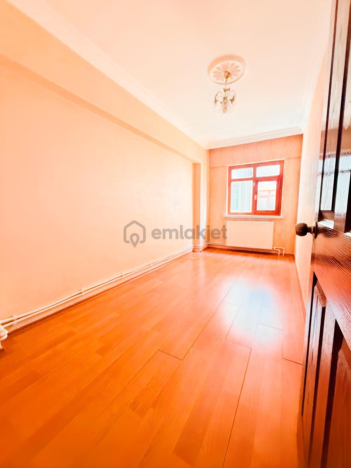 Saat Kulesi Yakını Manzaralı Kiralık 3+1 - 26