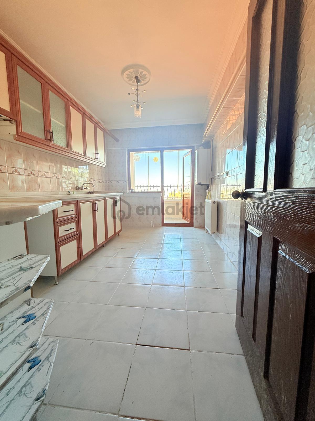 Saat Kulesi Yakını Manzaralı Kiralık 3+1 - 7