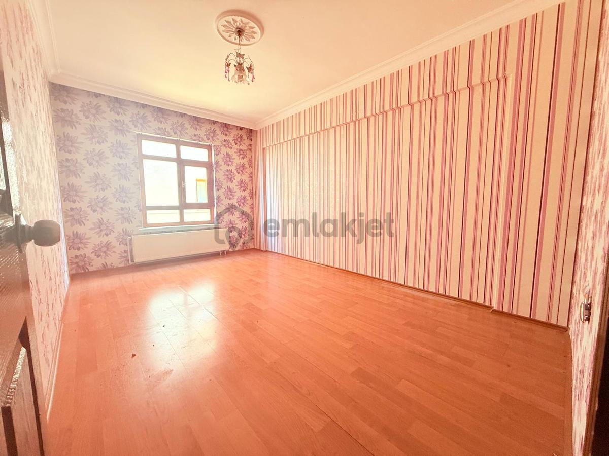 Saat Kulesi Yakını Manzaralı Kiralık 3+1 - 24