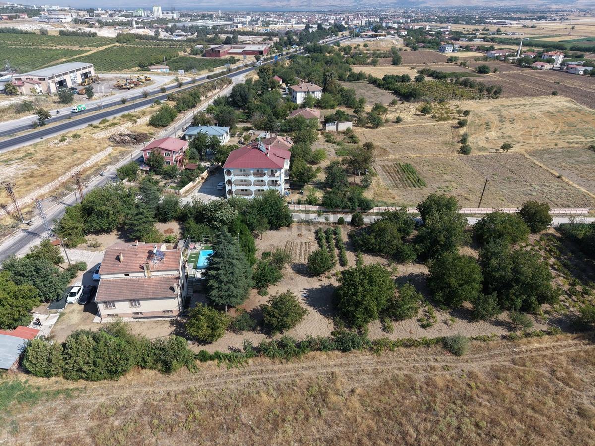 Akçakiraz'da 3 Katlı Yazlık Ev Ve Arsası - 8
