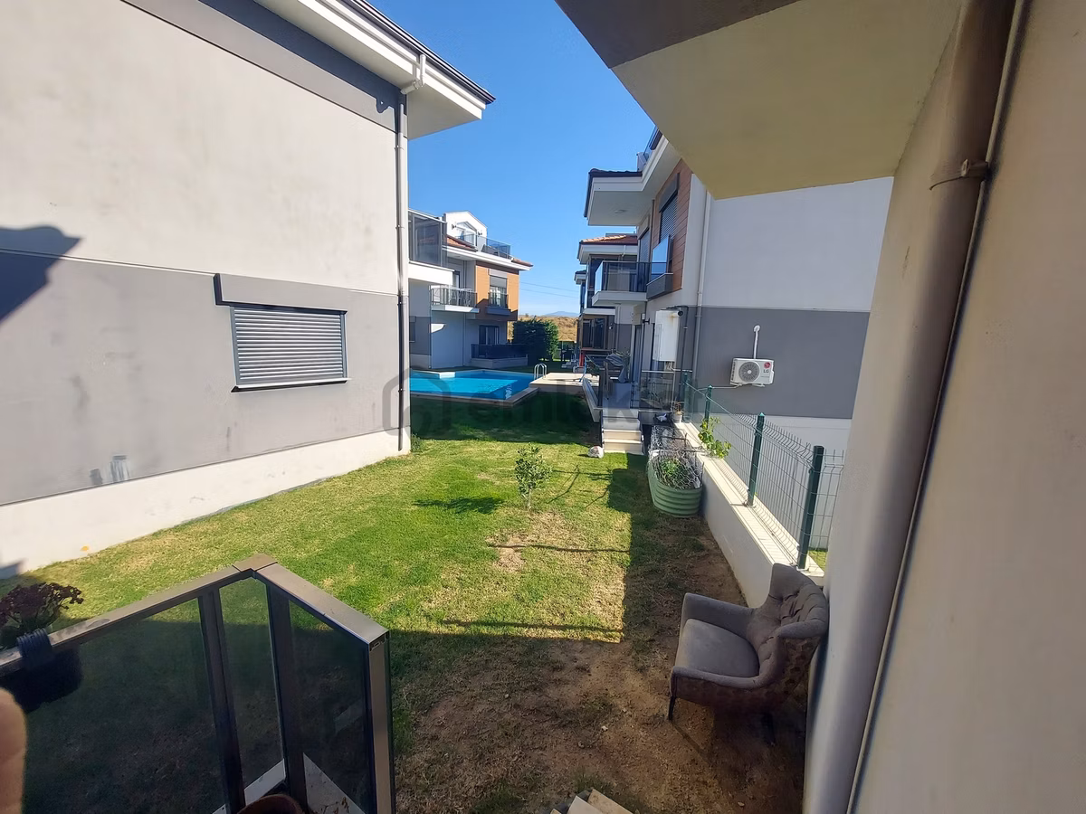 Seferihisar İpek Villaları Sitesinde Kiralık 4+2 Villa !!! - 10