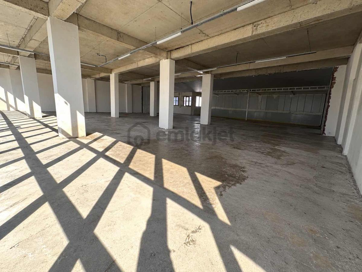 Sultanbeyli'de Ana Caddede Kiralık Plaza Katı - 7