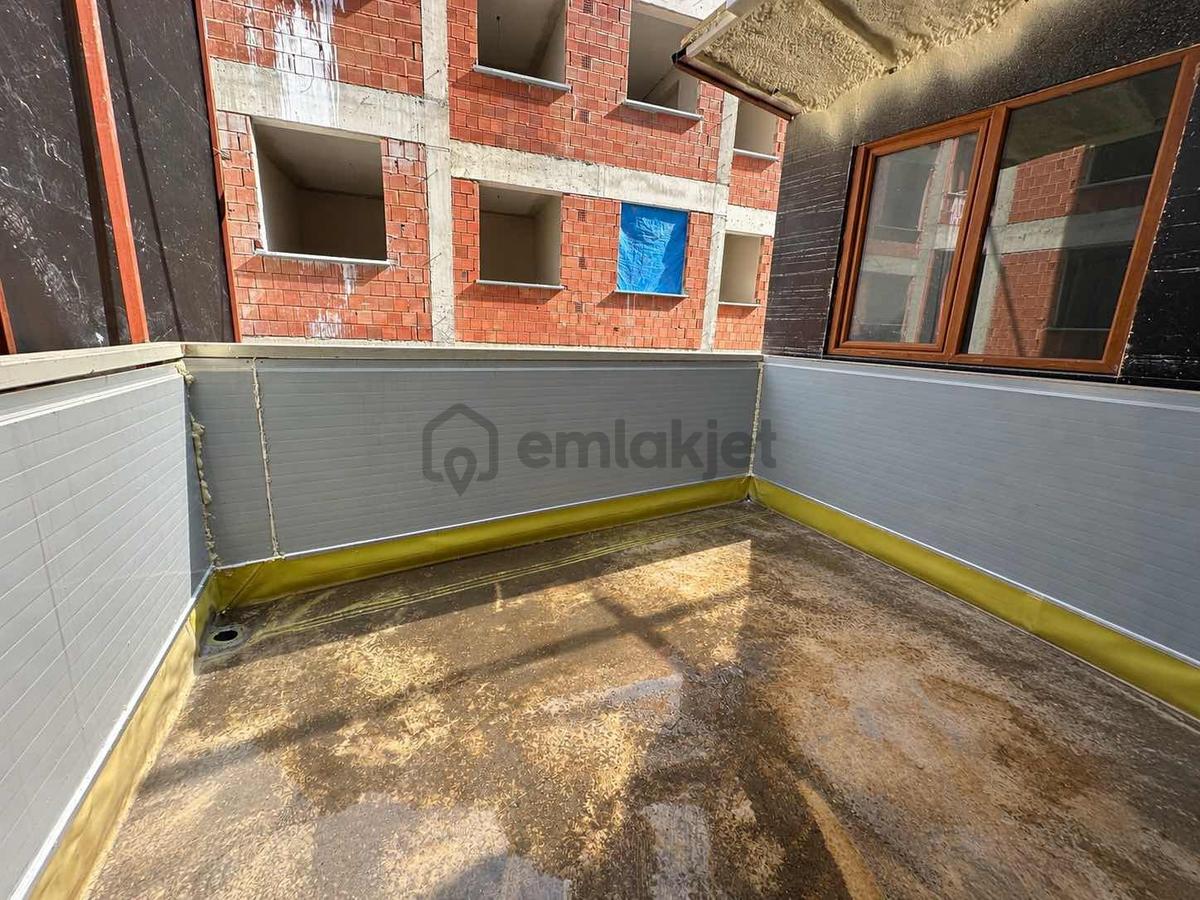 Sultanbeyli'de Ana Caddede Kiralık Plaza Katı - 9