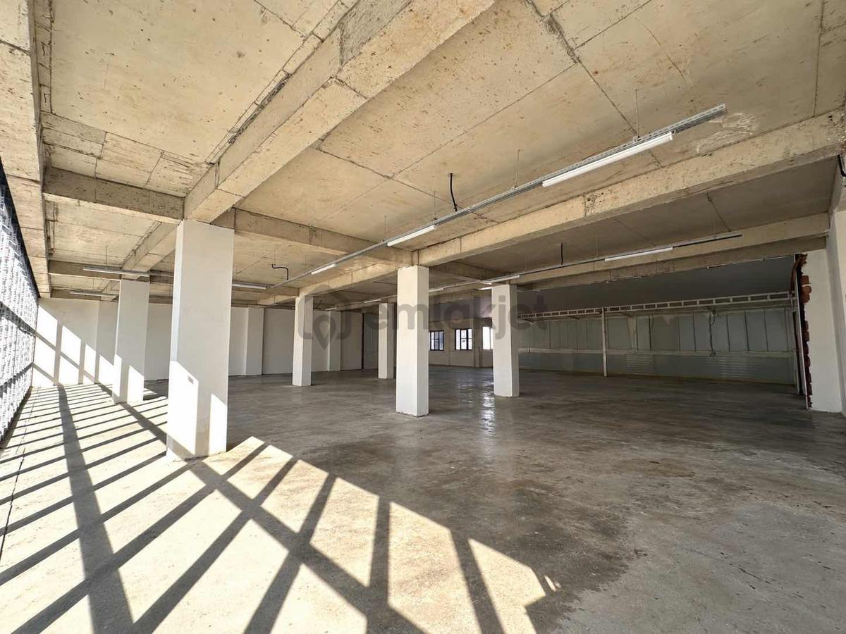 Sultanbeyli'de Ana Caddede Kiralık Plaza Katı - 6