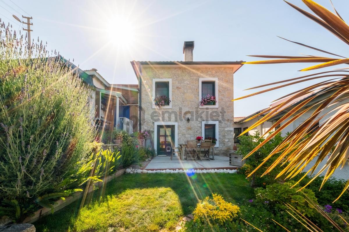 Eğlenhocada Deniz Manzaralı, Müstakil Konsept Taş Yaşam Evi - 2