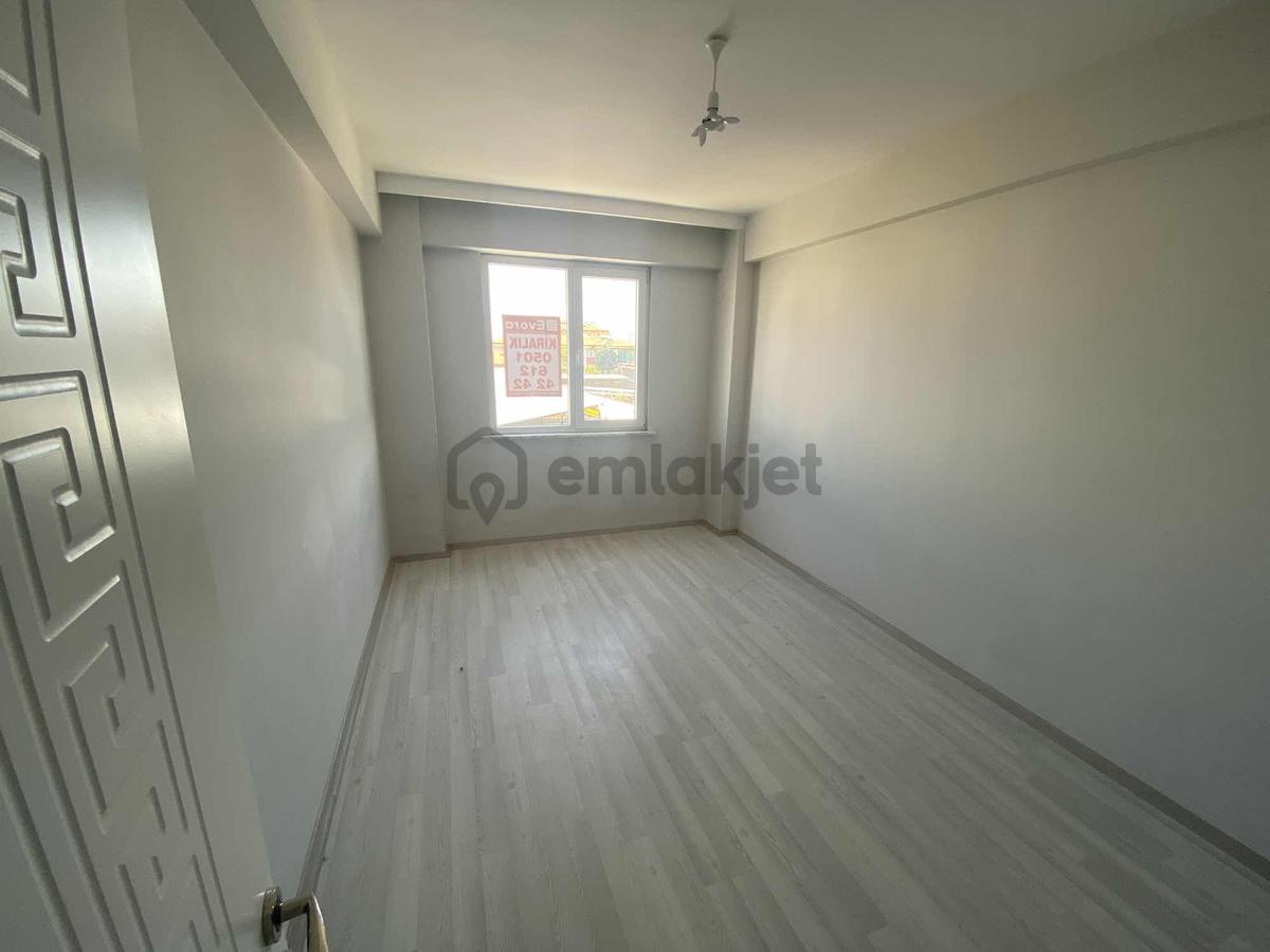 Karaaslan Mahallesinde 3+1 Kiralık Daire - 8