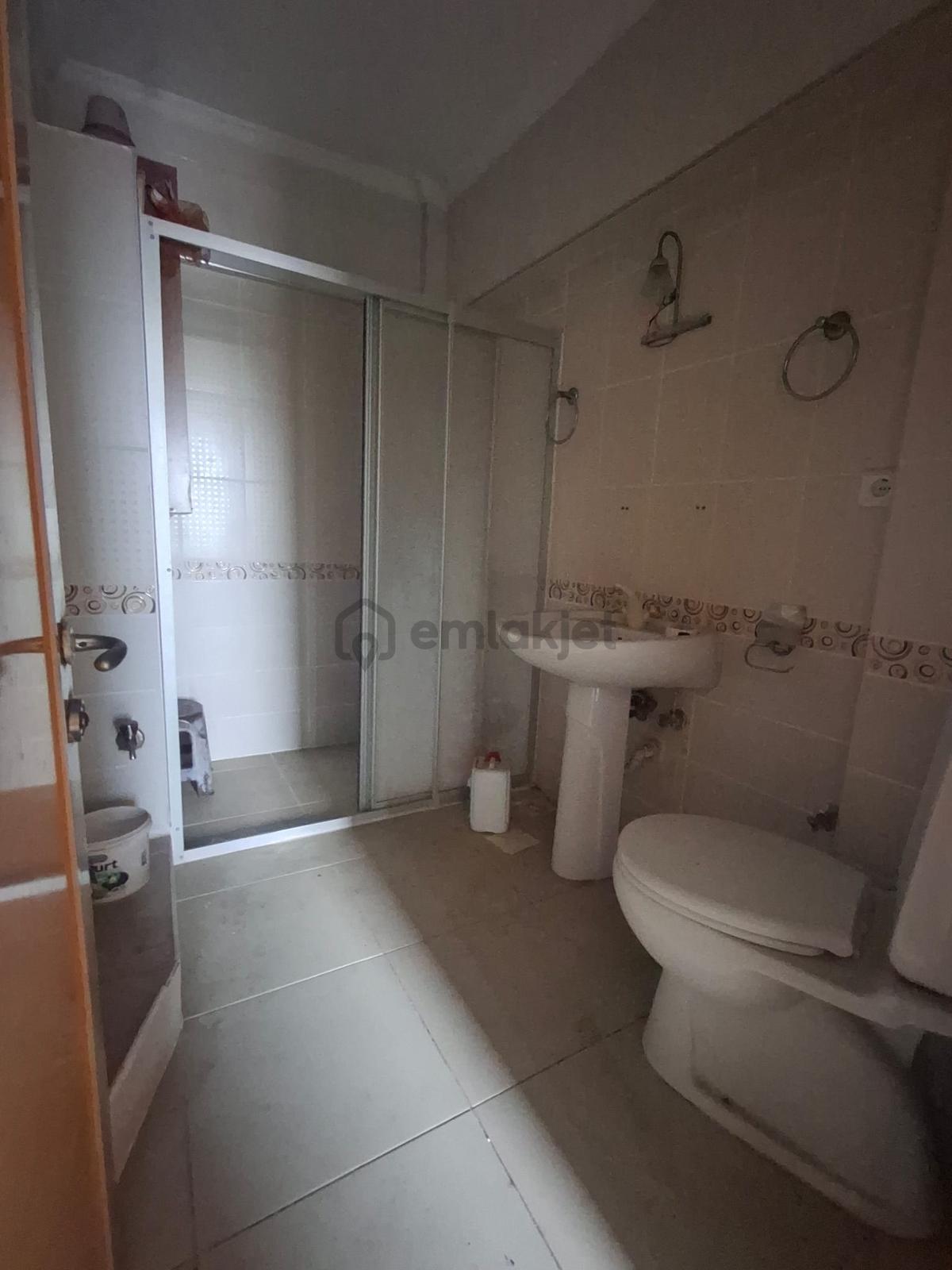 Muğla Karşıyakada Satılık 2 Katlı Müstakil Bahçeli Binada Daire - 9