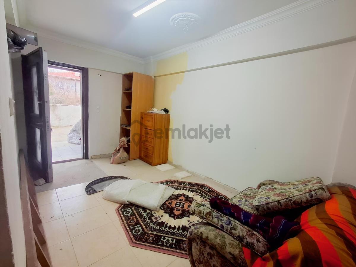 Muğla Karşıyakada Satılık 2 Katlı Müstakil Bahçeli Binada Daire - 8