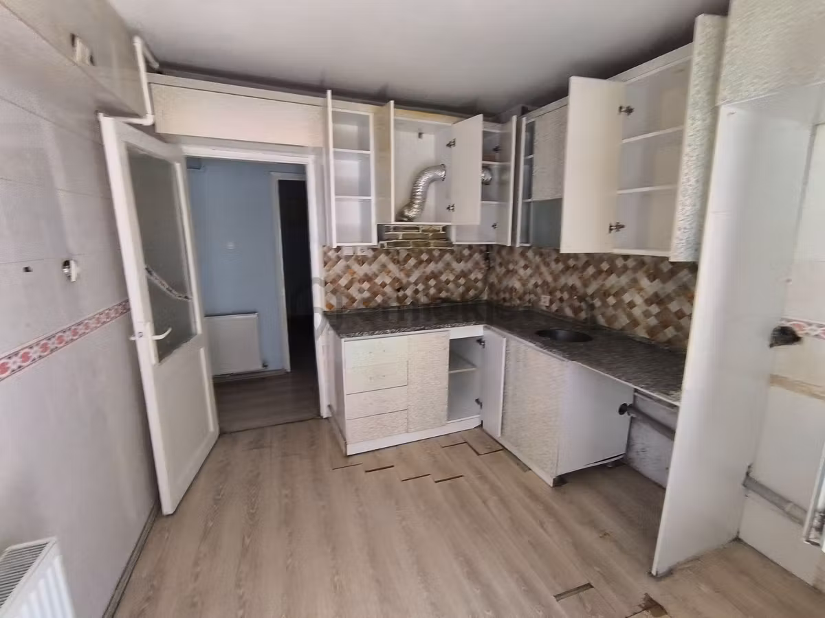 Manisa Yunusemre Akgün Mah.de 3+1 Daire! 22.000tl - 14