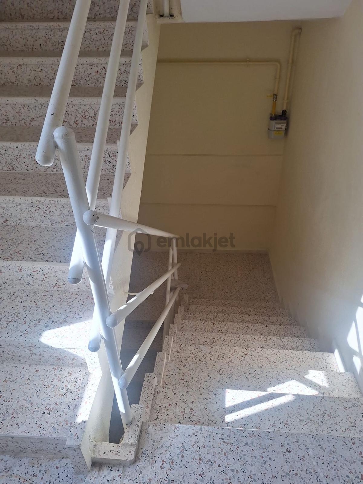 Usta Gayrimenkul'den Kiralık Doğalgazlı 2+1 Daire - 15
