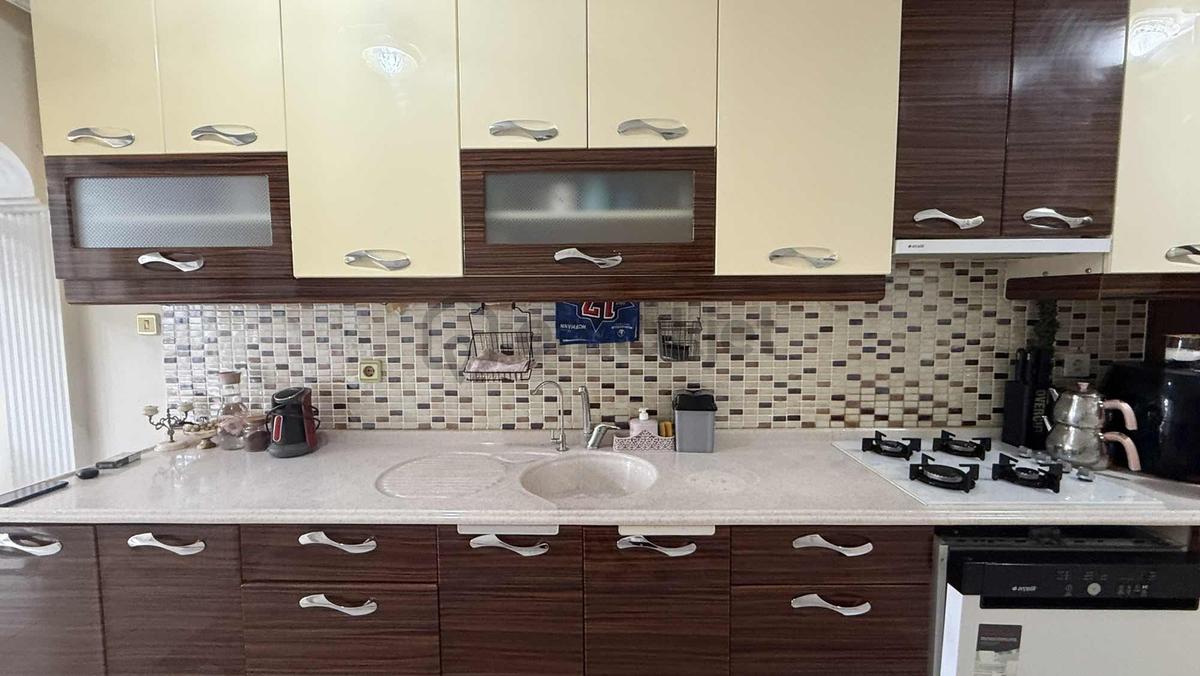 Karşıyaka Esin Sitesinde 3+1 120 M2 Doğalgazlı Satılık Daire - 10