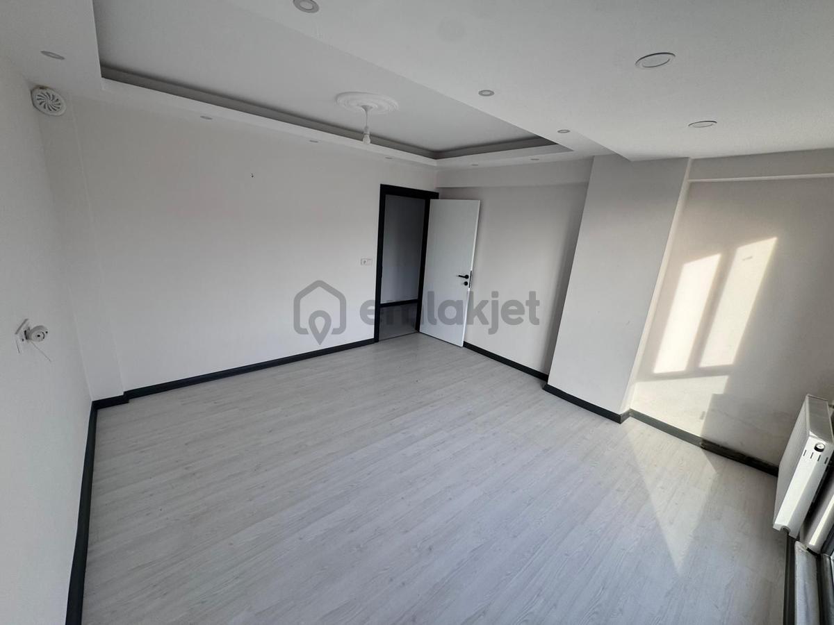 Zafer Mahallesinde Satılık 2+1 Daire - 17