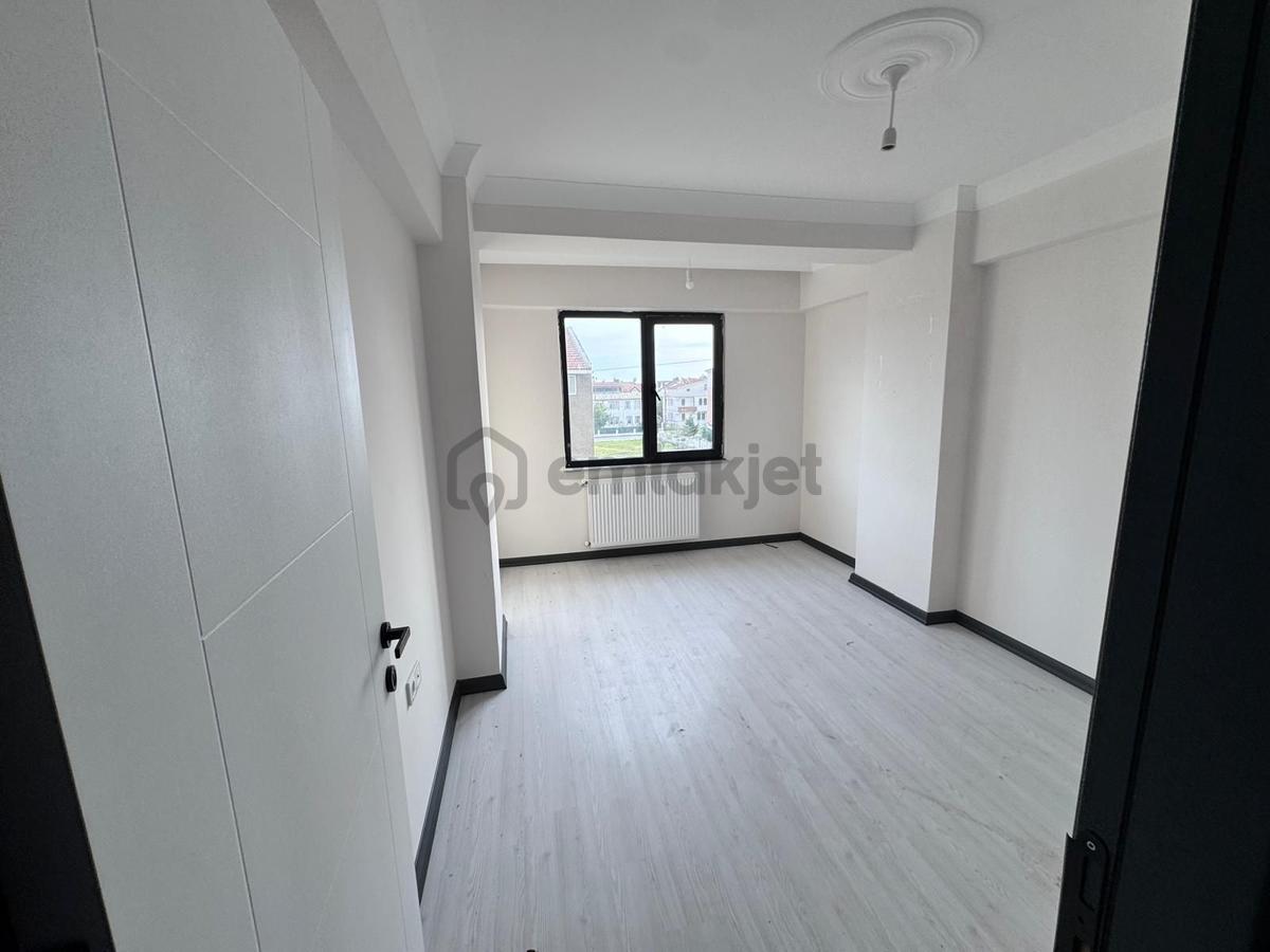 Zafer Mahallesinde Satılık 2+1 Daire - 3