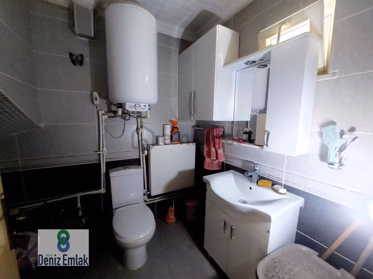 Denizden Gürede Denize 300 M Geniş Bahçeli Köşe Satılık 4+1 Villa. - 33