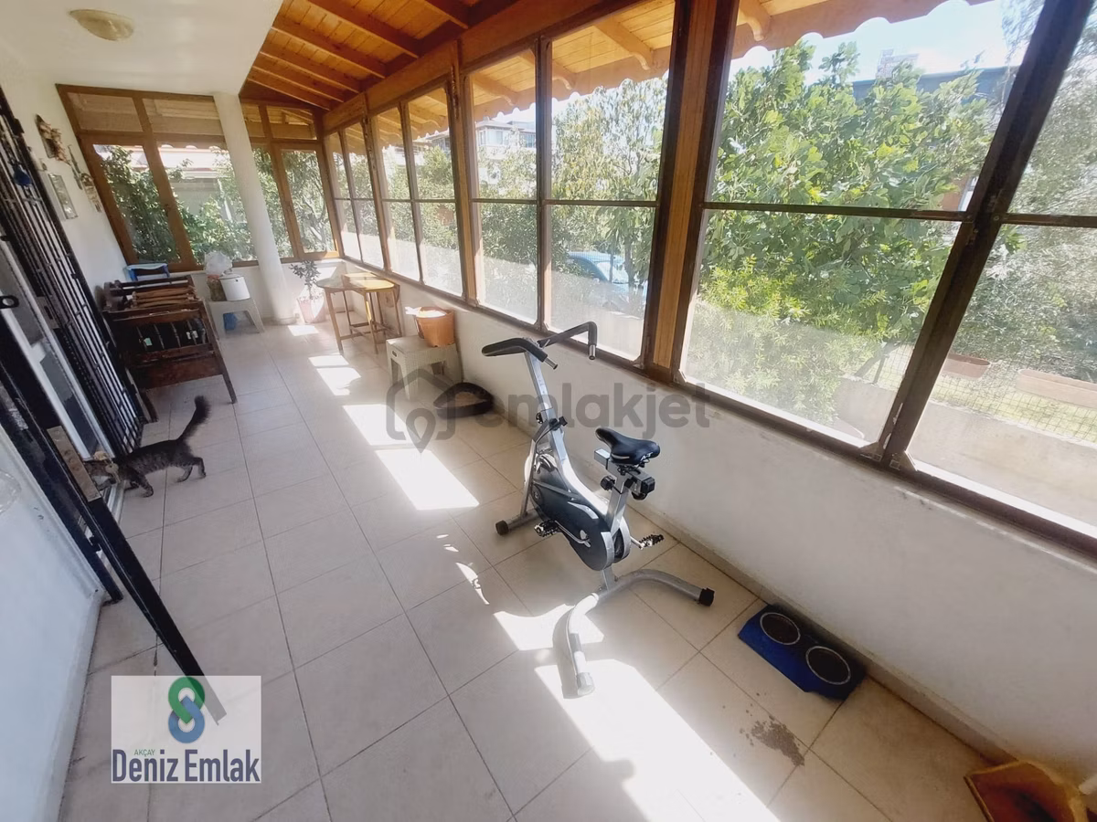 Denizden Gürede Denize 300 M Geniş Bahçeli Köşe Satılık 4+1 Villa. - 14