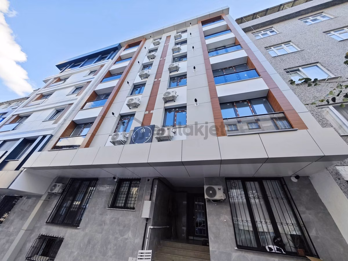 Yenibosna Çakmak Durağı Yakını 2+1 Memura Aileye İkinci Kat