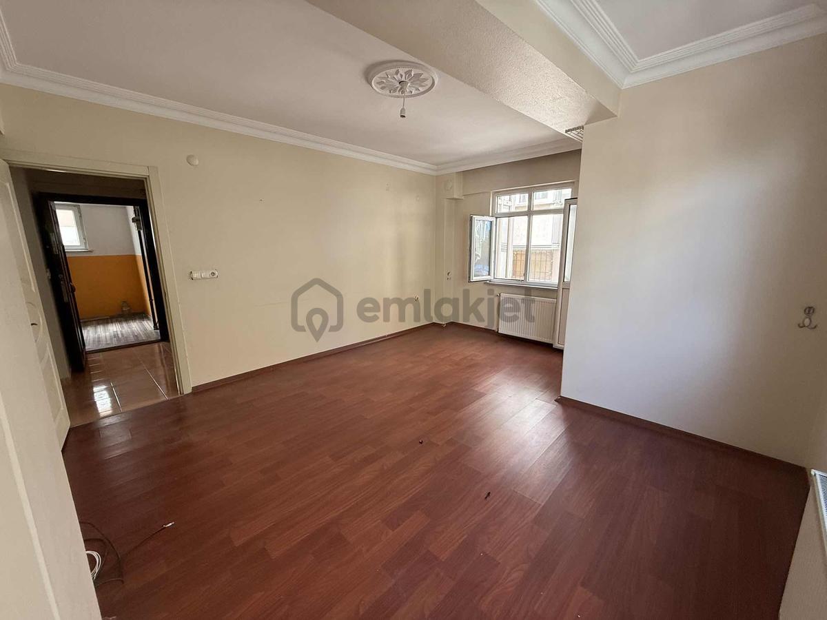 Remax'tan Göztepe'de Kiralık 2+1 Arakat Daire - 5