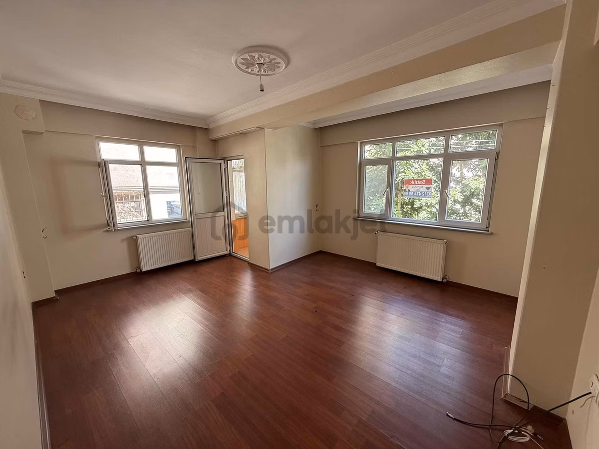 Remax'tan Göztepe'de Kiralık 2+1 Arakat Daire - 3
