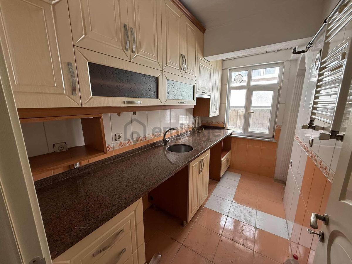 Remax'tan Göztepe'de Kiralık 2+1 Arakat Daire - 8