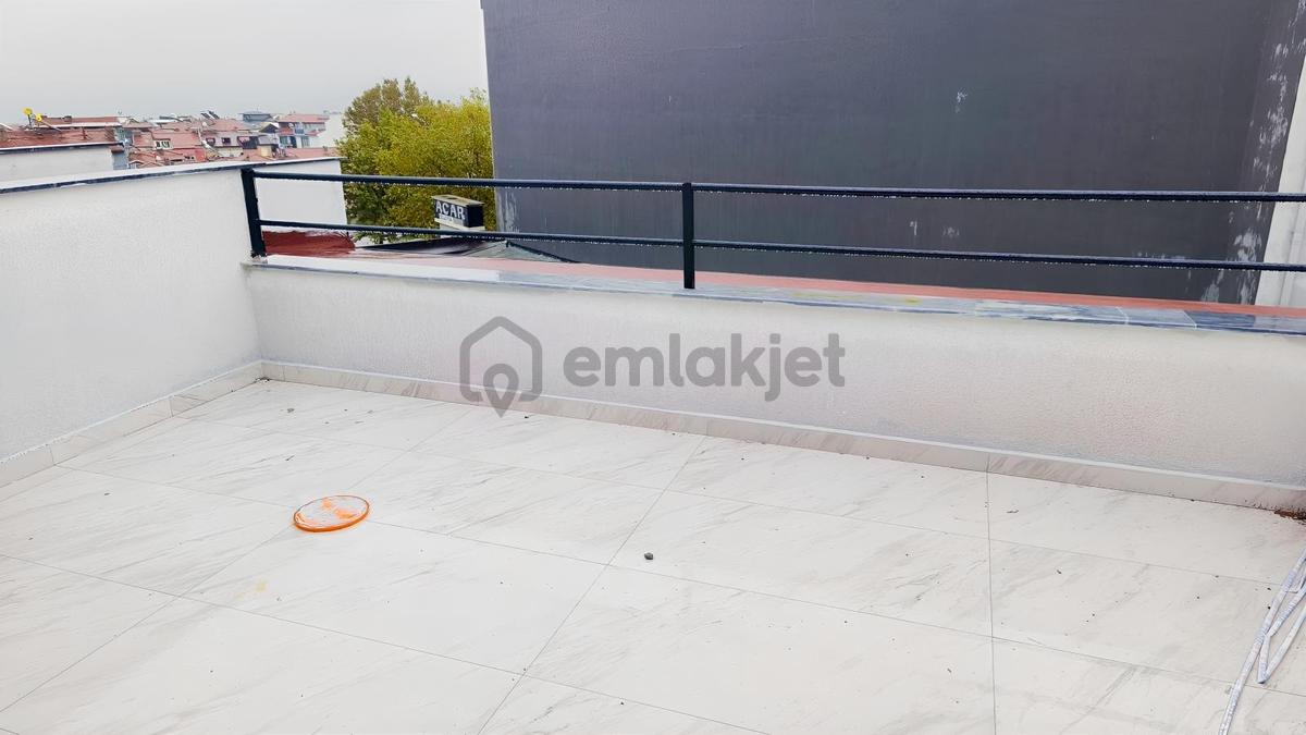 Pelitlibağda Geniş 1+1 Teraslı Kiralık Apart - 5