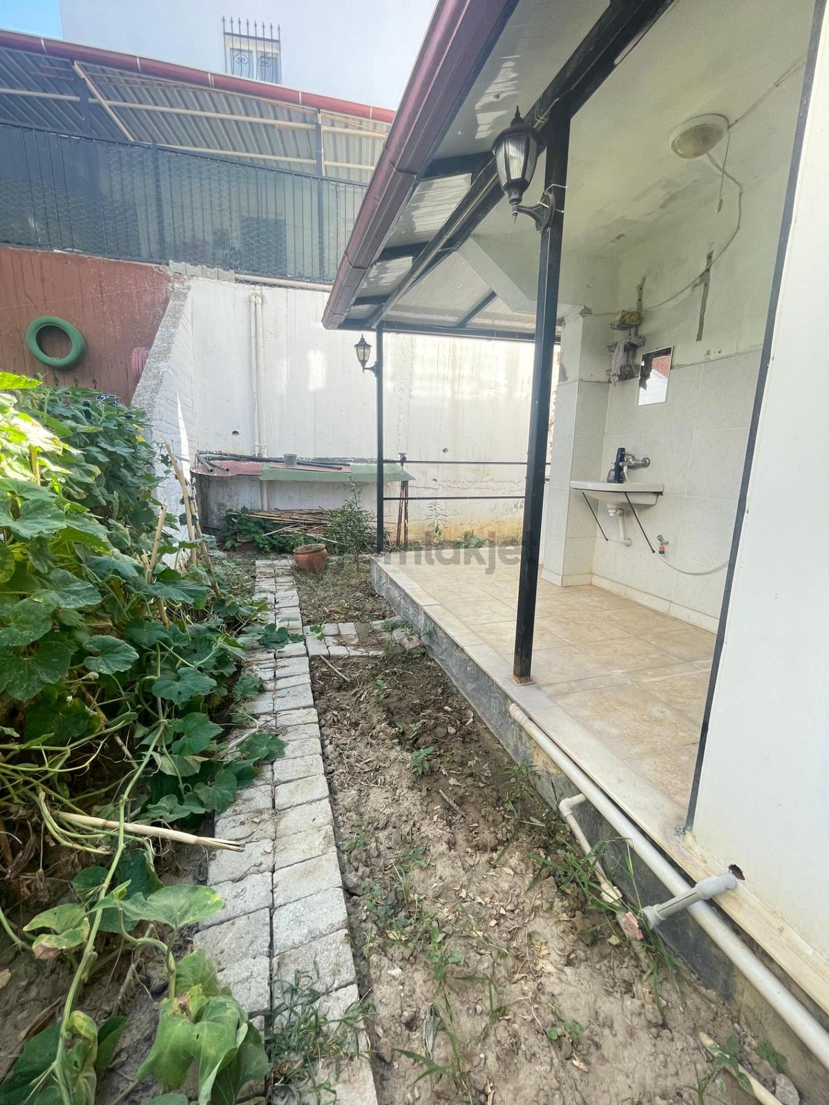 Kuşadası Davutlar Mahallesinde Satılık 3+1 Bahçeli Triplex Villa - 19