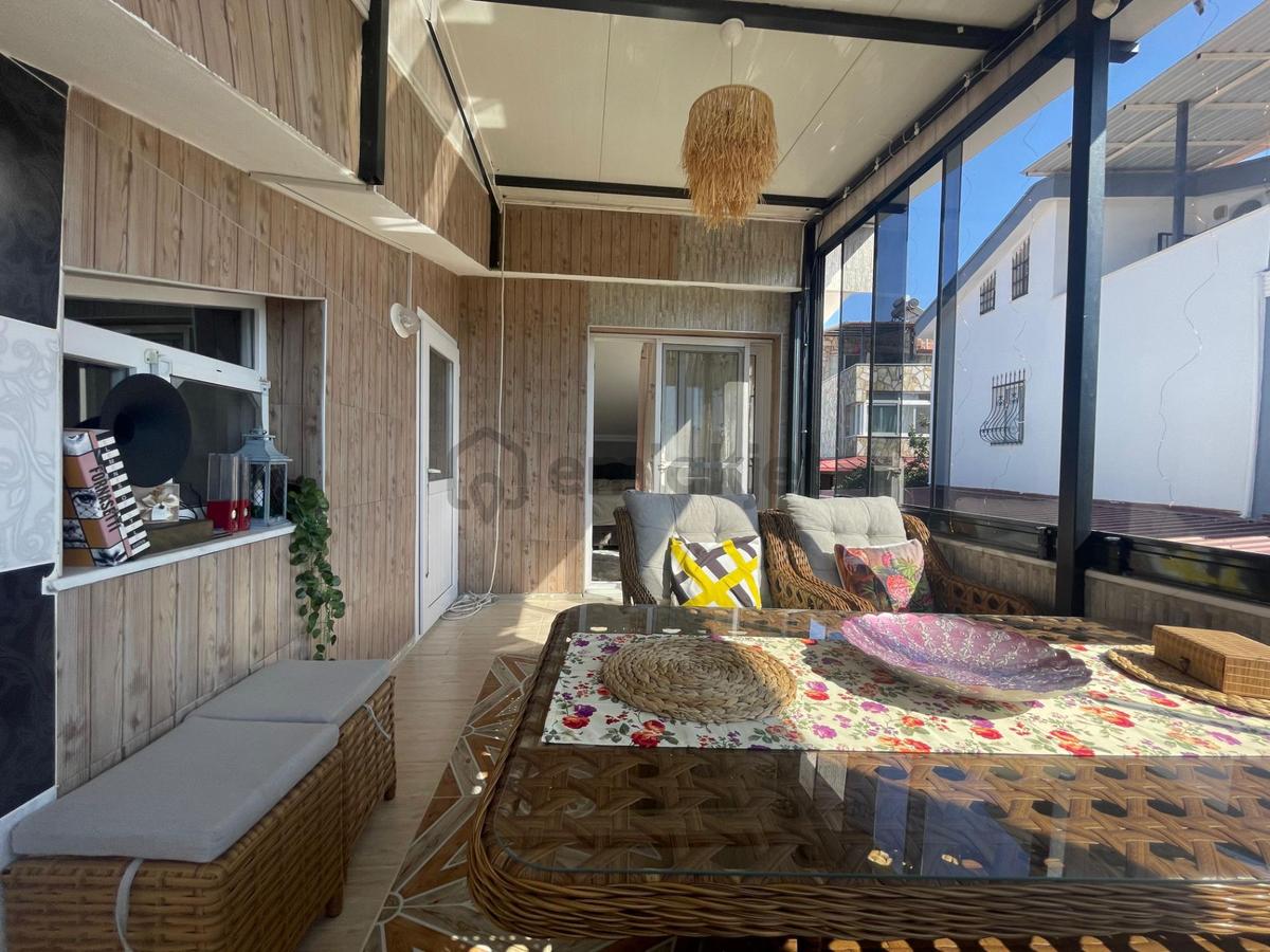 Kuşadası Davutlar Mahallesinde Satılık 3+1 Bahçeli Triplex Villa - 22