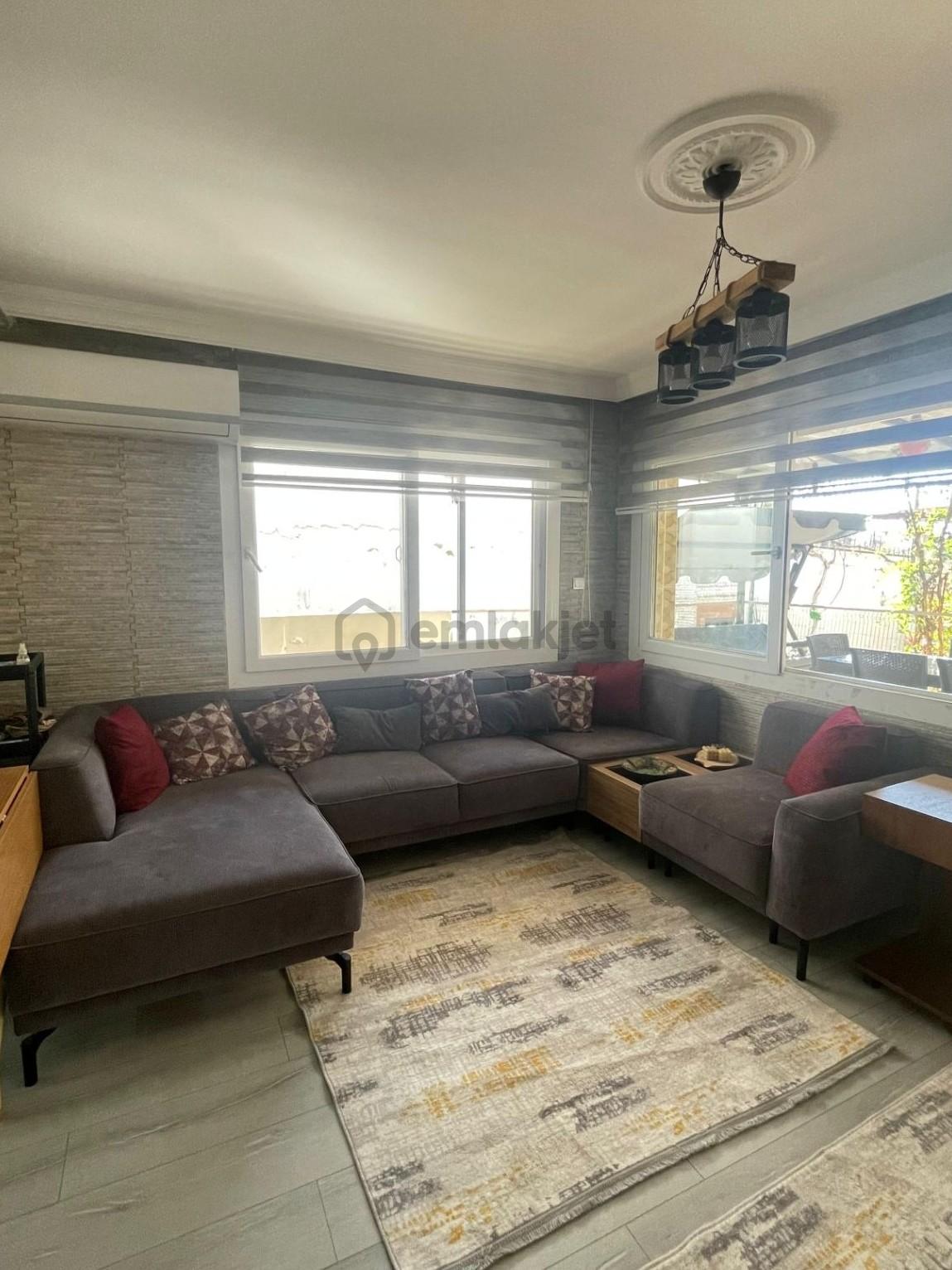 Kuşadası Davutlar Mahallesinde Satılık 3+1 Bahçeli Triplex Villa - 3