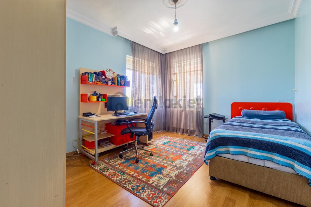 Muhteşem Lokasyonda 3+1arakat Satılık Daire - 31