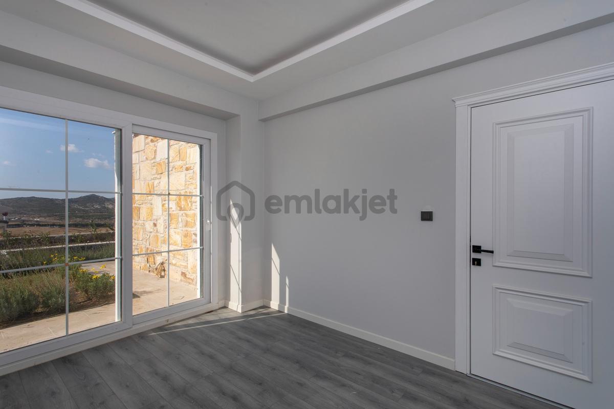 Foçaköy'de Satılık 5+1 Tam Müstakil Havuzlu Villa - 28