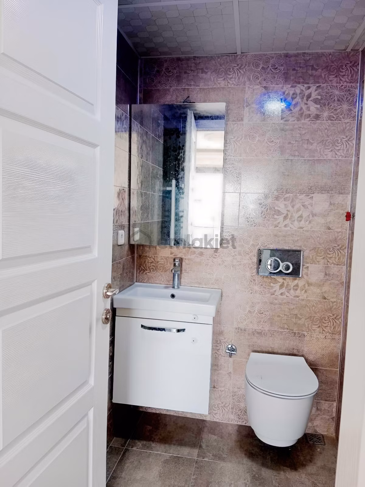 Buca Şirinkapıda Ebeveyn Banyolu Geniş 2+1 Lüks Daire - 23