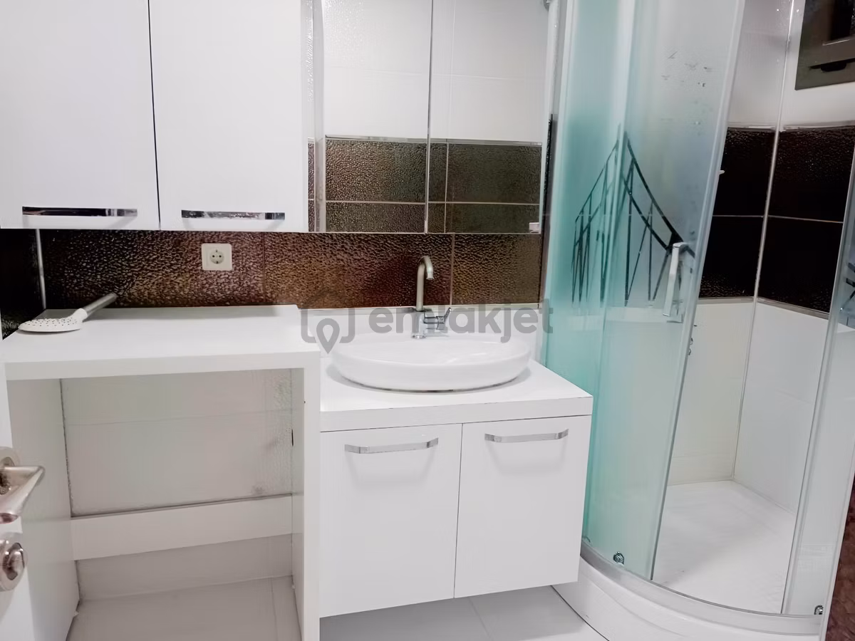 Buca Şirinkapıda Ebeveyn Banyolu Geniş 2+1 Lüks Daire - 25