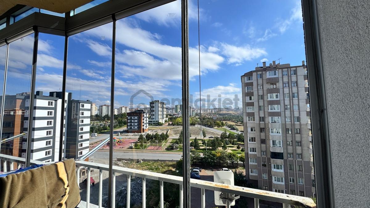 Mükemmel Konumda Özenle Yenilenmiş 3+1 Satılık Daire - 22