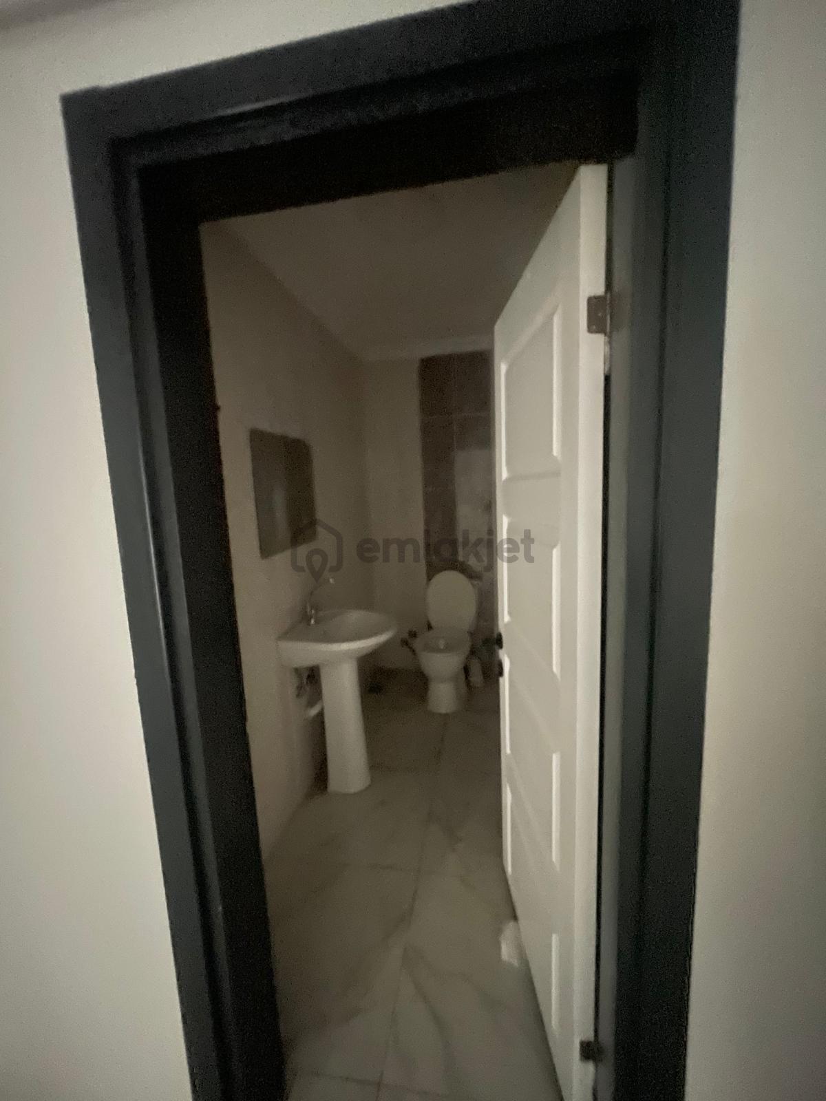 Bağlarçeşme'de 515 M² Geniş Kullanımlı Kiralık İşyer - 4