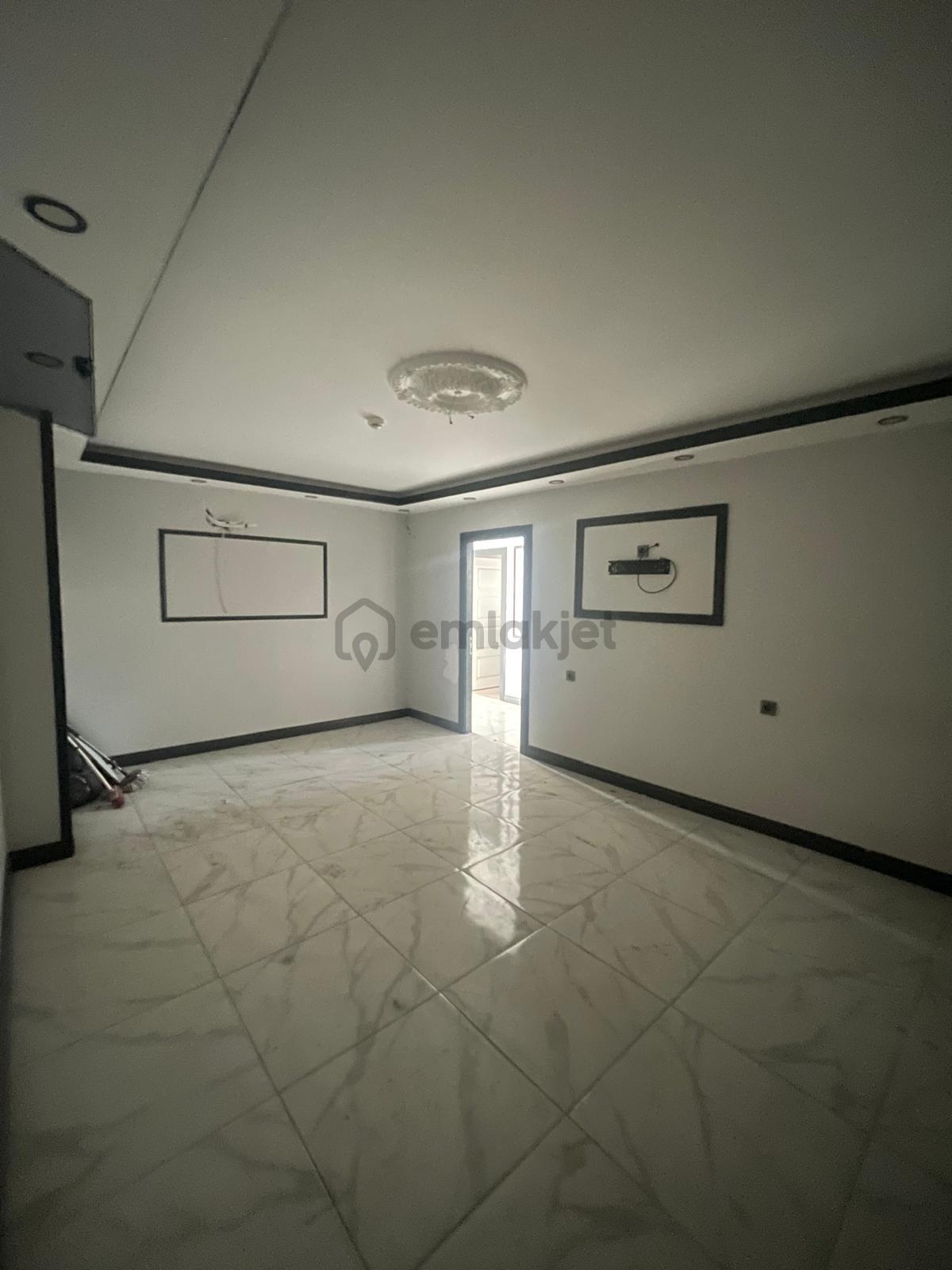 Bağlarçeşme'de 515 M² Geniş Kullanımlı Kiralık İşyer - 2