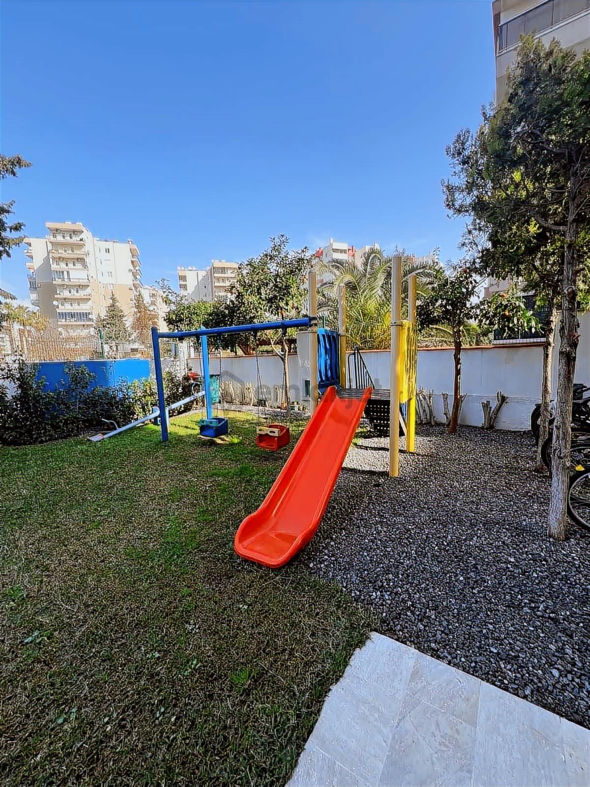 Gürsu Mahallesi'nde Havuzlu Sitede Geniş Dubleks Daire - 32