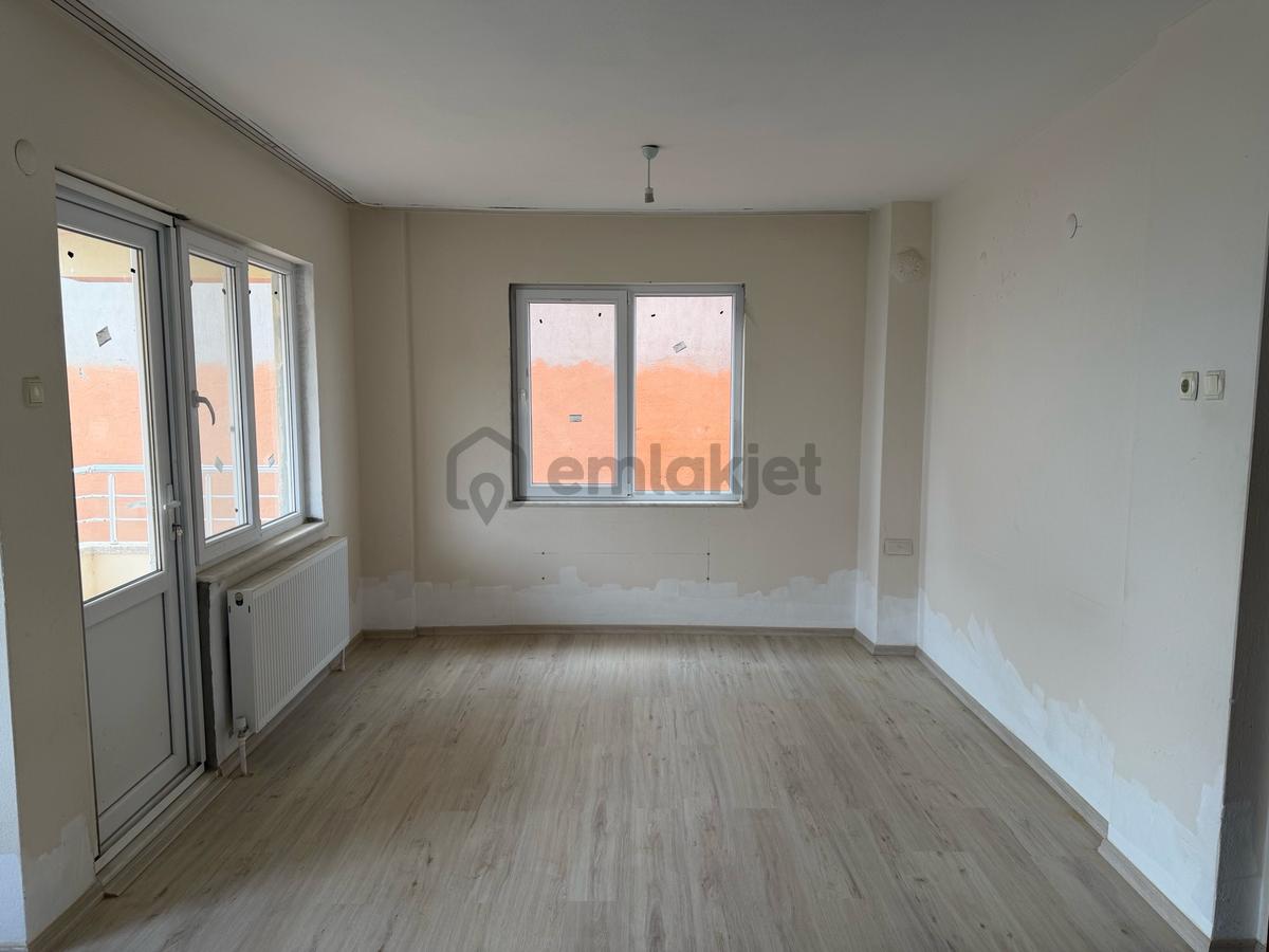 Nazilli Dallıca'da Geniş Balkonlu Kiralık 3+1 Daire - 6