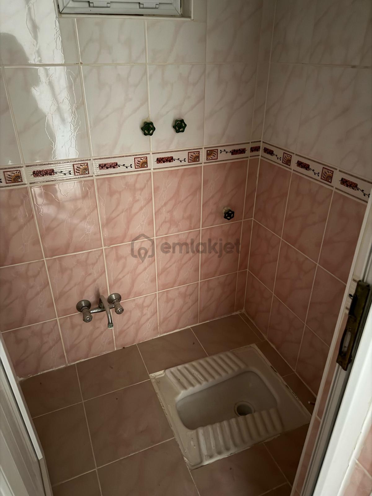 Nazilli Dallıca'da Geniş Balkonlu Kiralık 3+1 Daire - 16