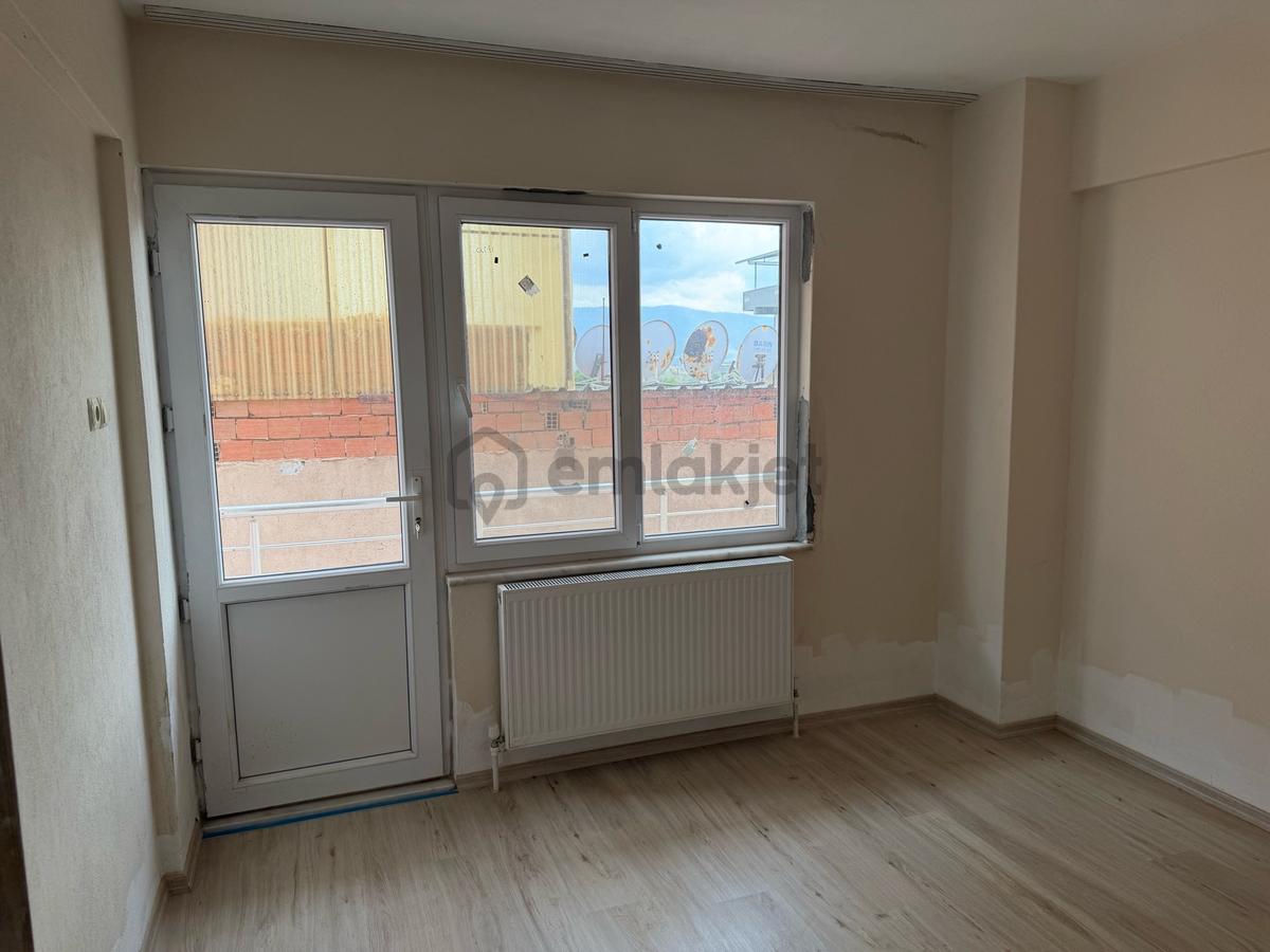 Nazilli Dallıca'da Geniş Balkonlu Kiralık 3+1 Daire - 10