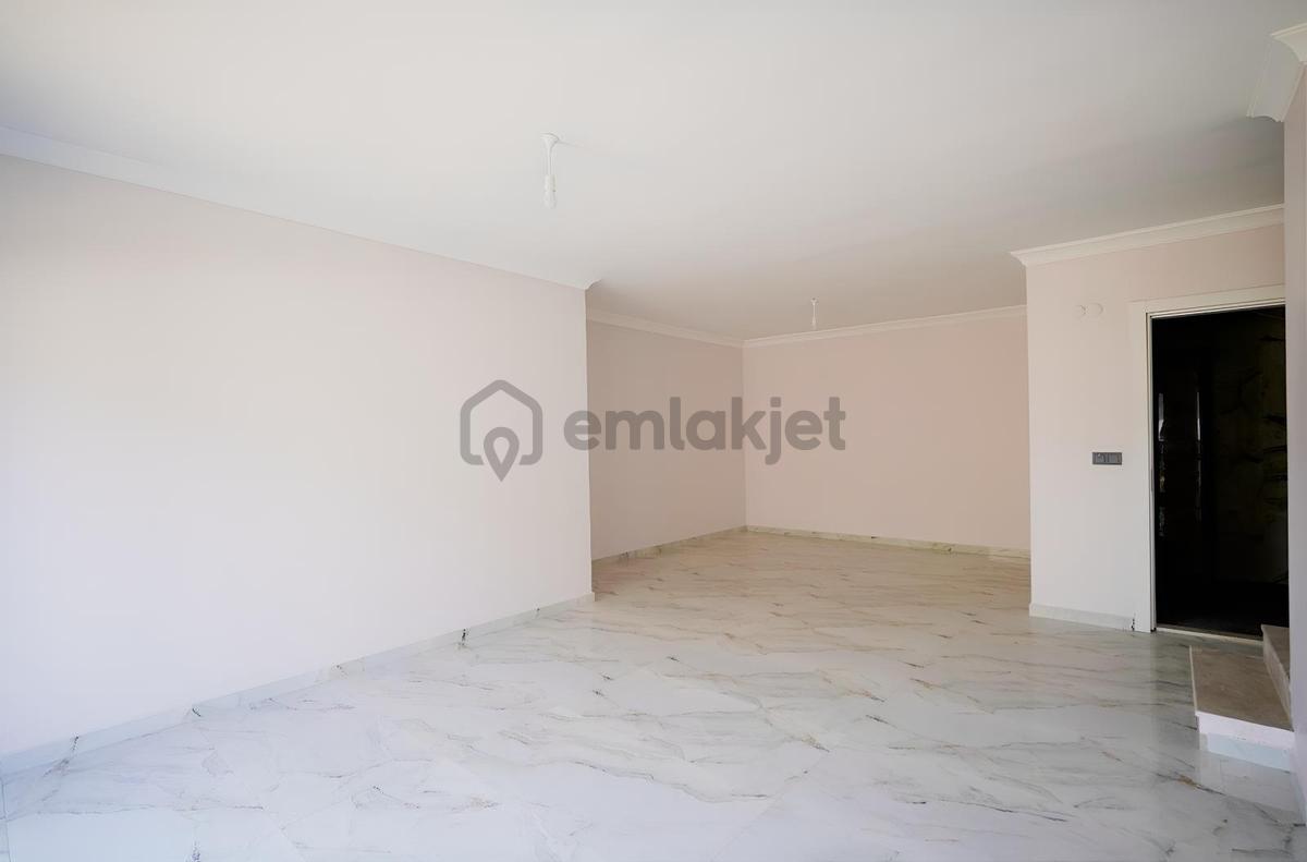 Karaburun'da Sahile 400 M Mesafede, Deniz Manzaralı Villa - 18