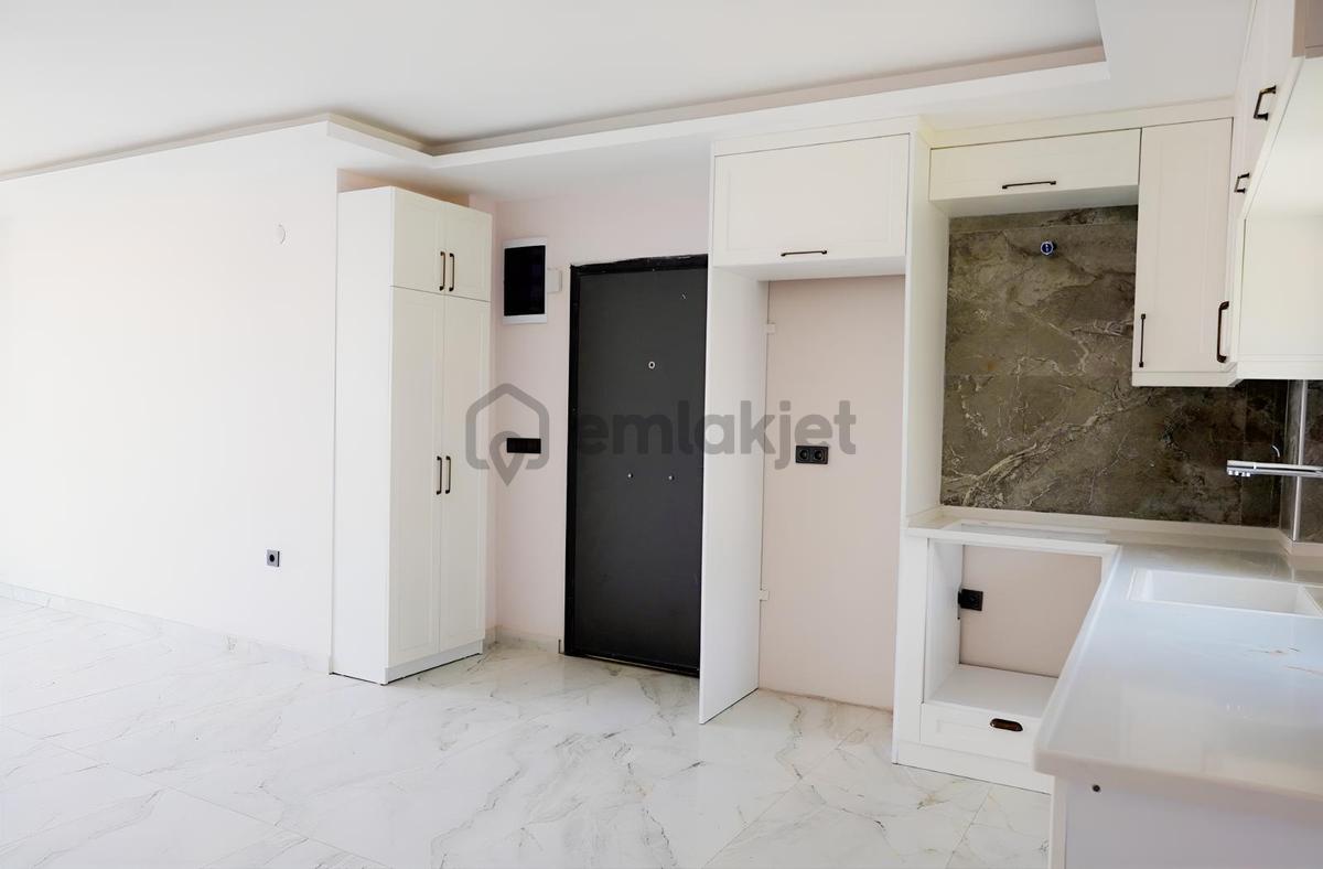 Karaburun'da Sahile 400 M Mesafede, Deniz Manzaralı Villa - 7