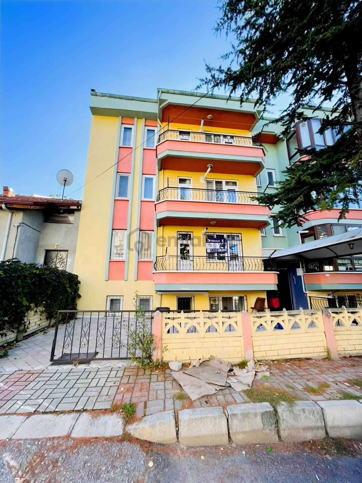 Fatih Mahallesinde Eşyasız 2+1 Aile Apartmanında Kiralık Daire