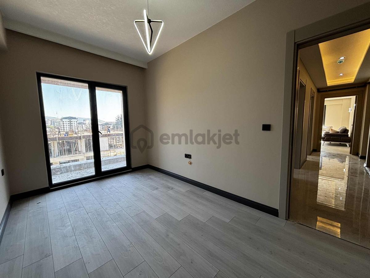 Demirtaş Siteler Bölgesinde 3+1 Arakat Sıfır Daire - 23