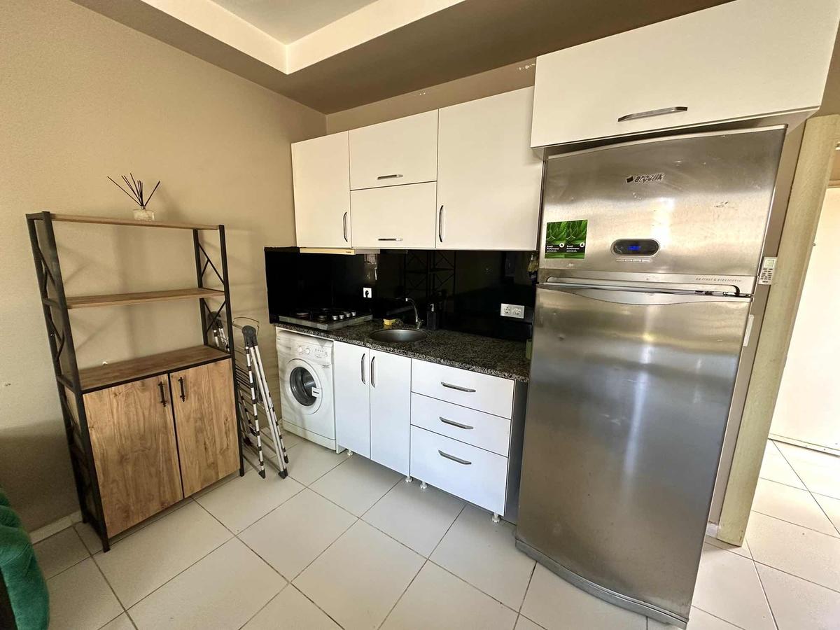 Oteller Bölgesinde Havuzlu Sitede Bahçe Kullanımlı Daire - 10