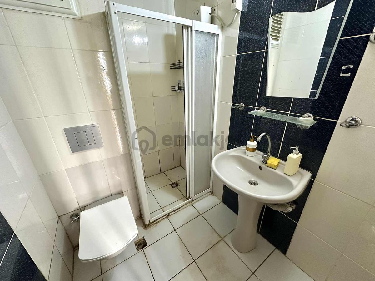 Oteller Bölgesinde Havuzlu Sitede Bahçe Kullanımlı Daire - 12