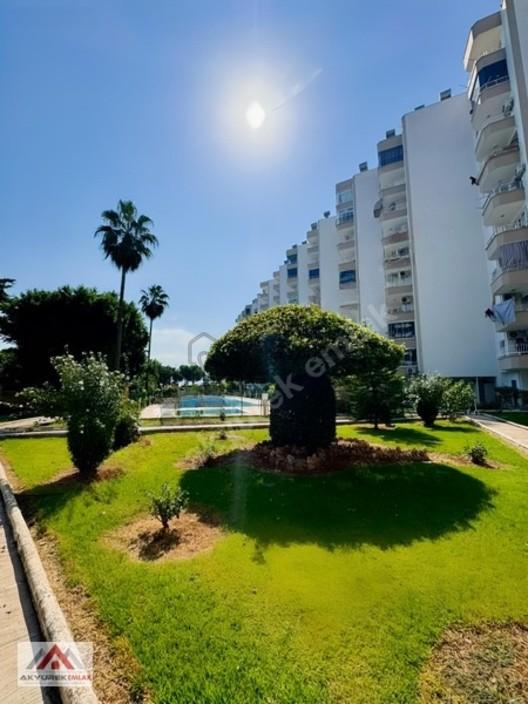 Akyürekten'ten Denize Sıfır Sitede Muhteşem Manzaralı Geniş 2+1 - 29